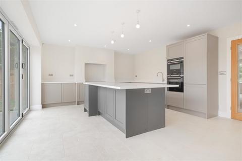 5 bedroom detached house for sale, Banbury Road, Gaydon