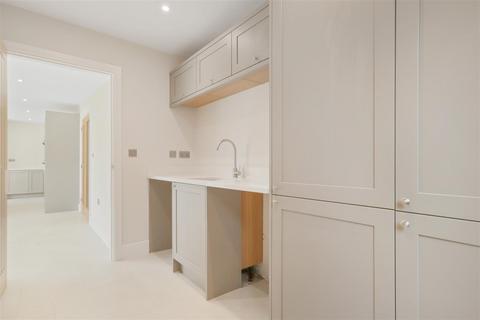 5 bedroom detached house for sale, Banbury Road, Gaydon