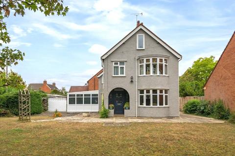 3 bedroom detached house for sale, Ashchurch Road, Tewkesbury, Gloucestershire