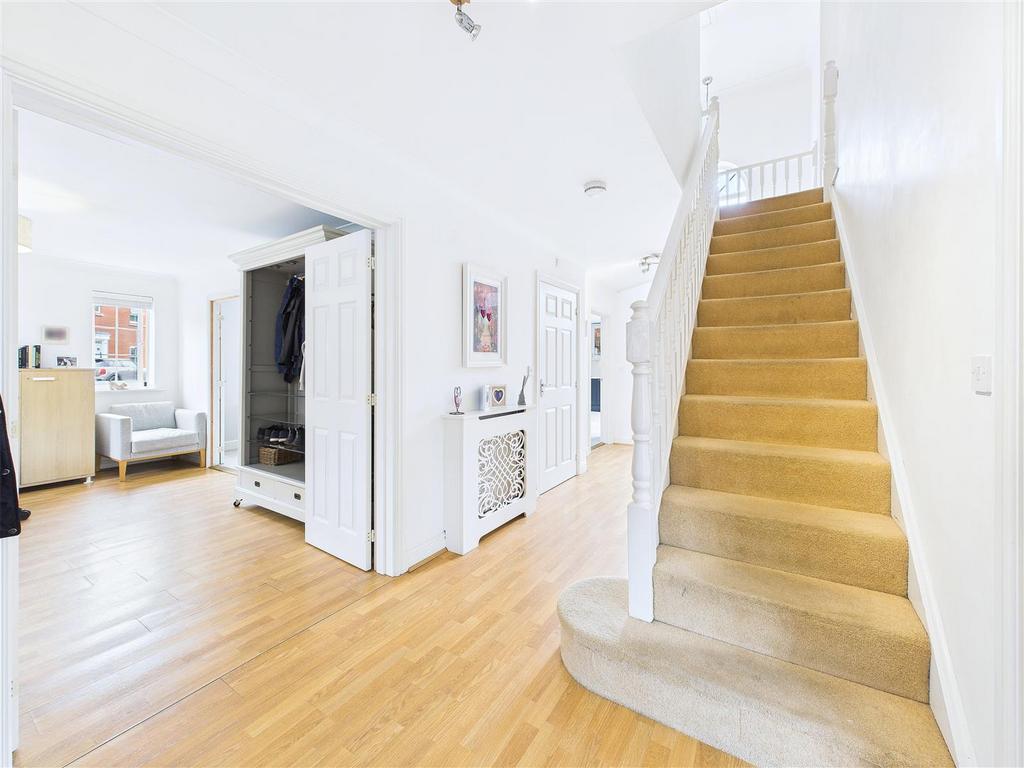 CAM04366 G0-PR0121-STILL018.jpg