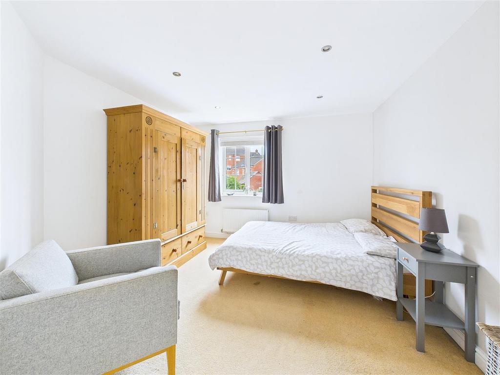 CAM04366 G0-PR0121-STILL012.jpg