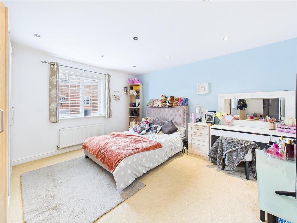 CAM04366 G0-PR0121-STILL015.jpg