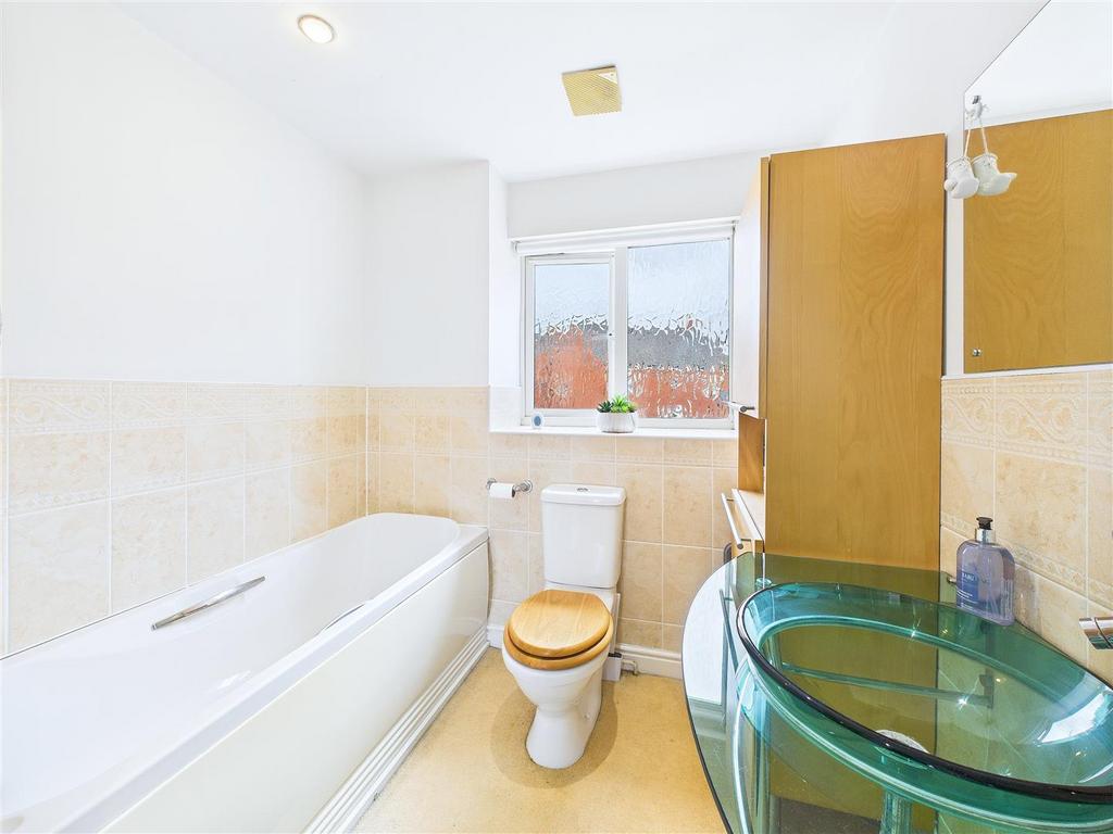 CAM04366 G0-PR0121-STILL009.jpg