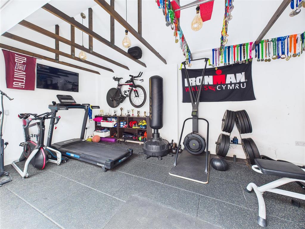 CAM04366 G0-PR0121-STILL037.jpg