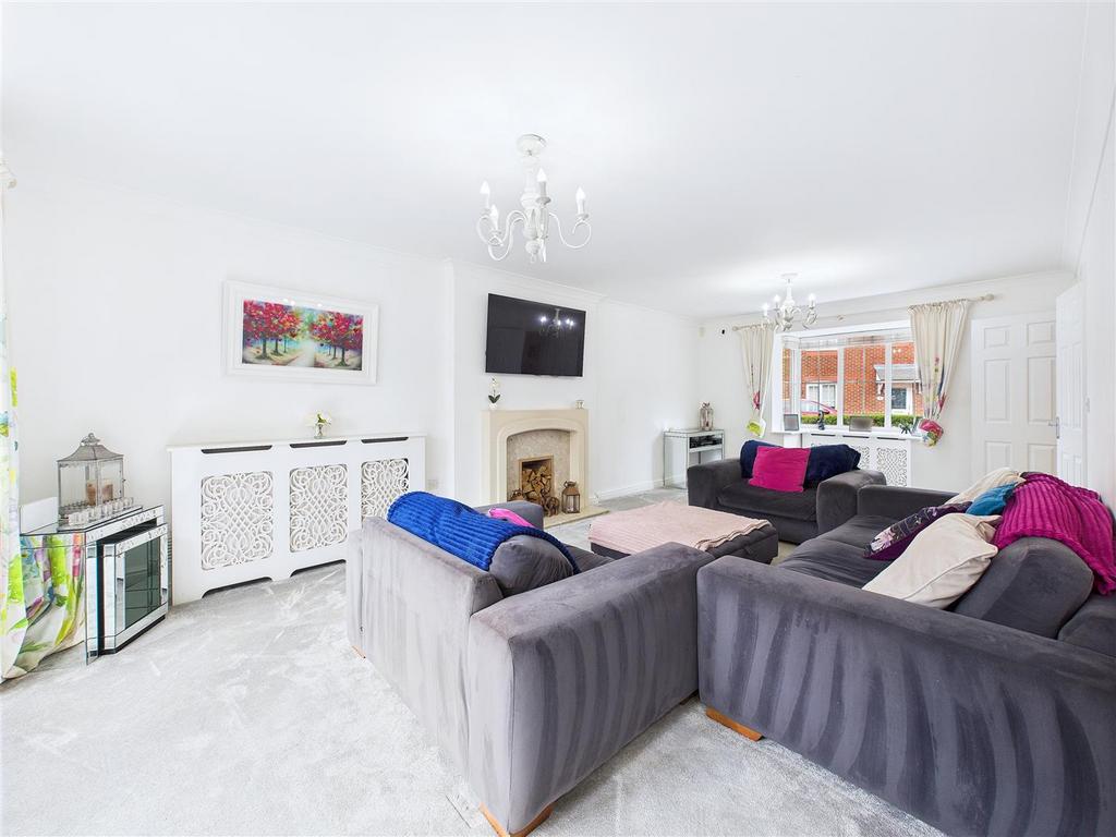 CAM04366 G0-PR0121-STILL023.jpg