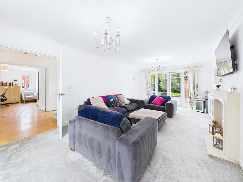 CAM04366 G0-PR0121-STILL022.jpg