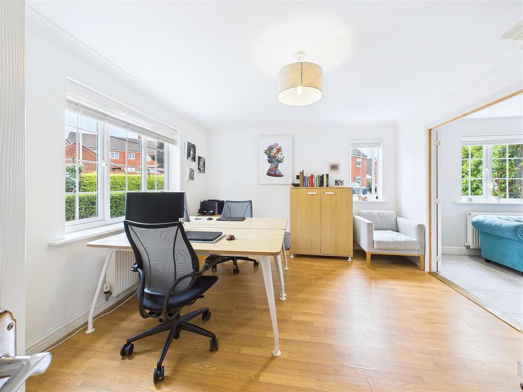 CAM04366 G0-PR0121-STILL025.jpg