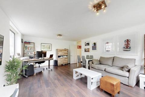 2 bedroom apartment for sale, Queen's Court, St John's Wood NW8