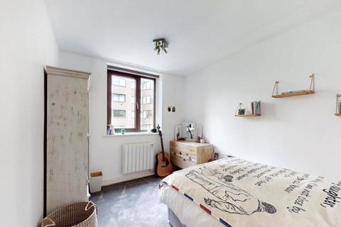 2 bedroom apartment for sale, Queen's Court, St John's Wood NW8