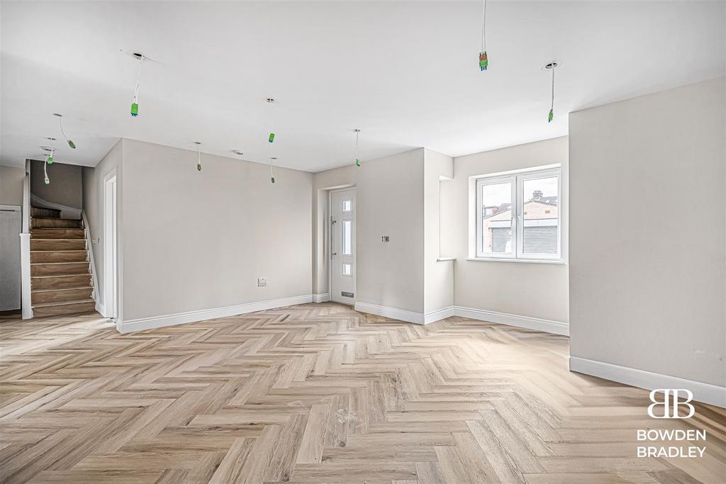 Kitchen / Lounge