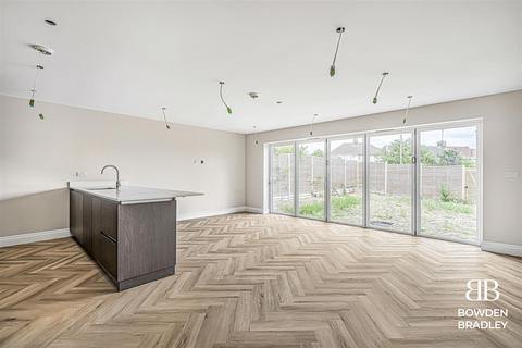 undefined, Peachtree Close, Hainault