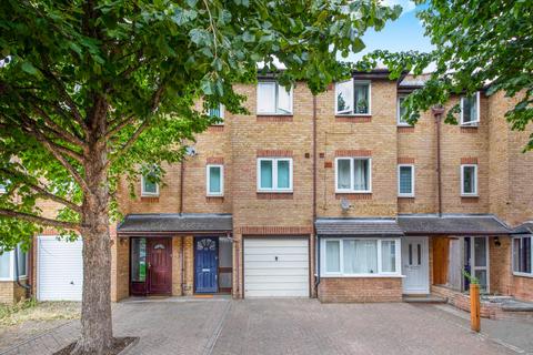 3 bedroom terraced house for sale, Inglewood Close, London, E14