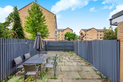 3 bedroom terraced house for sale, Inglewood Close, London, E14