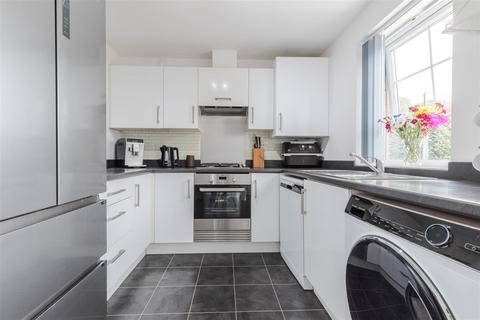 37 Harrier Close, Scunthorpe, DN16 3JR