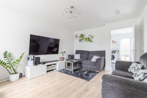 37 Harrier Close, Scunthorpe, DN16 3JR