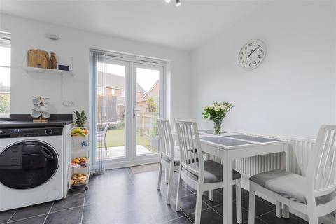 37 Harrier Close, Scunthorpe, DN16 3JR