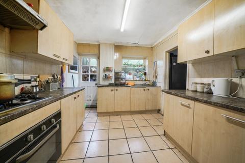 undefined, Mitcham, London, Surrey, CR4
