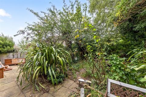 27 Beechwood Close, Brighton, BN1 8EP