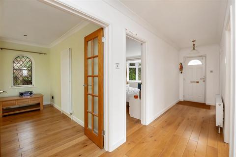 27 Beechwood Close, Brighton, BN1 8EP