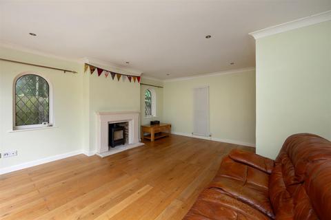 27 Beechwood Close, Brighton, BN1 8EP