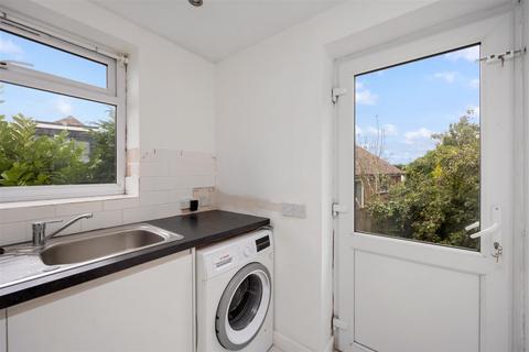 27 Beechwood Close, Brighton, BN1 8EP