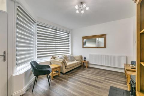 4 bedroom cottage for sale, High Street, Glyn Ceiriog, Llangollen
