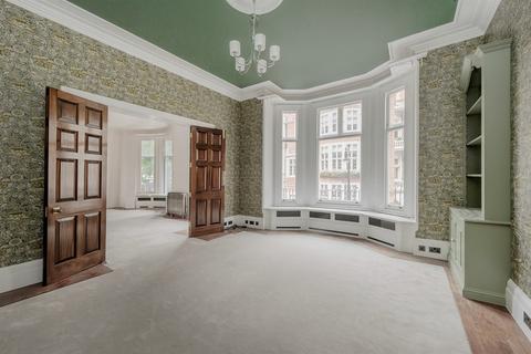 2 bedroom flat to rent, Mount Street, London, W1K