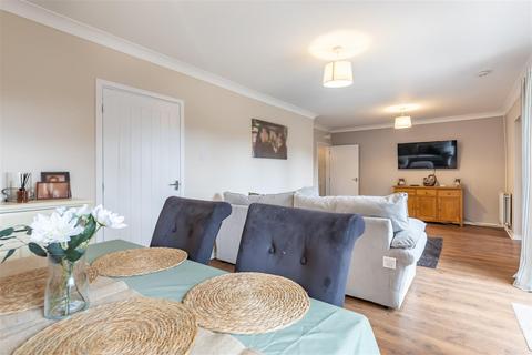 72 Beamish Close, North Weald, Epping, CM16 6JW