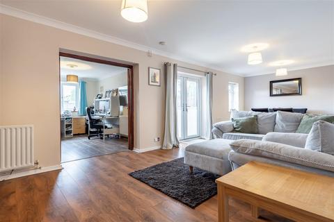 72 Beamish Close, North Weald, Epping, CM16 6JW