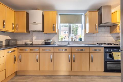 72 Beamish Close, North Weald, Epping, CM16 6JW