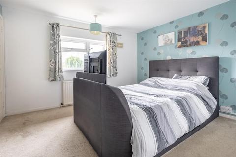 72 Beamish Close, North Weald, Epping, CM16 6JW