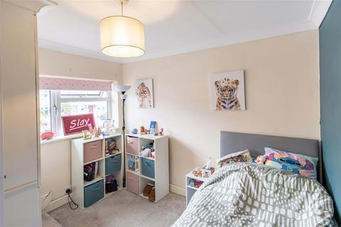 72 Beamish Close, North Weald, Epping, CM16 6JW