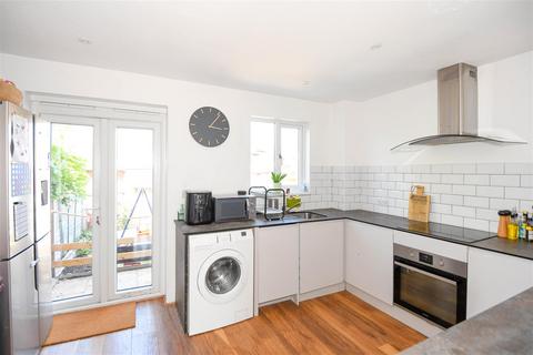 31 Bremeridge Road, Westbury, BA13 3UD