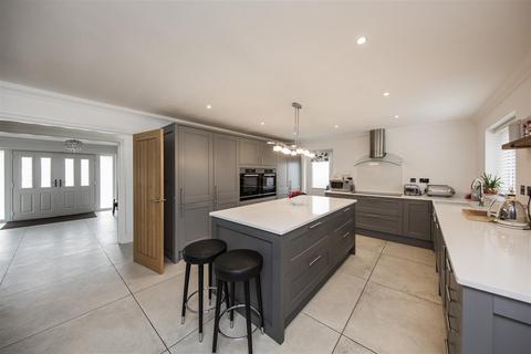 undefined, Hever Avenue, Sevenoaks TN15
