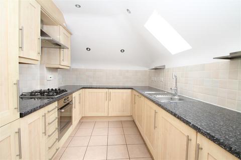 2 bedroom flat for sale, Ashbourne Lodge, Palmers Green, London N13