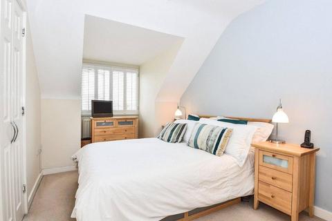 2 bedroom flat for sale, Ashbourne Lodge, Palmers Green, London N13