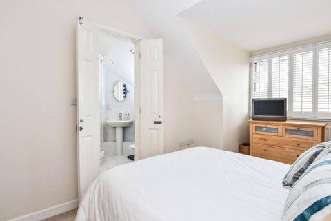 2 bedroom flat for sale, Ashbourne Lodge, Palmers Green, London N13