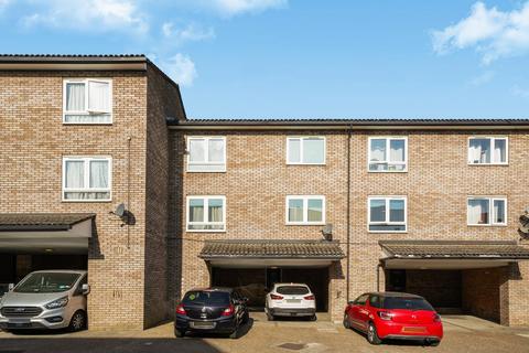 23 Mcintosh Close, Wallington, SM6 9JP