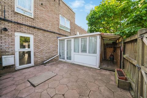 23 Mcintosh Close, Wallington, SM6 9JP