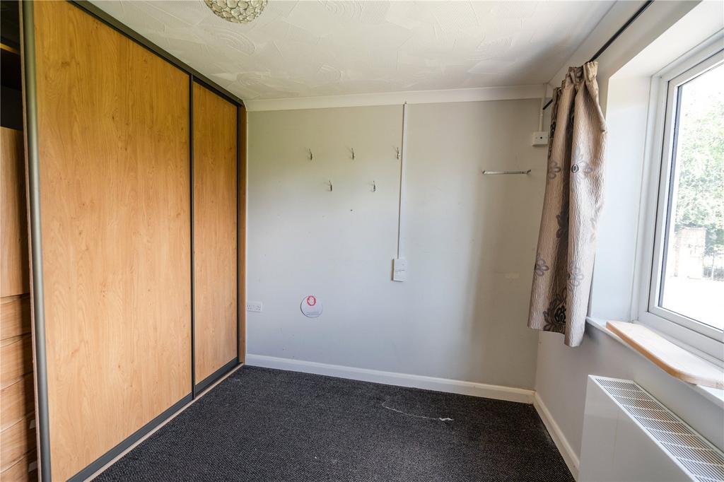 Bedroom 2 (2)