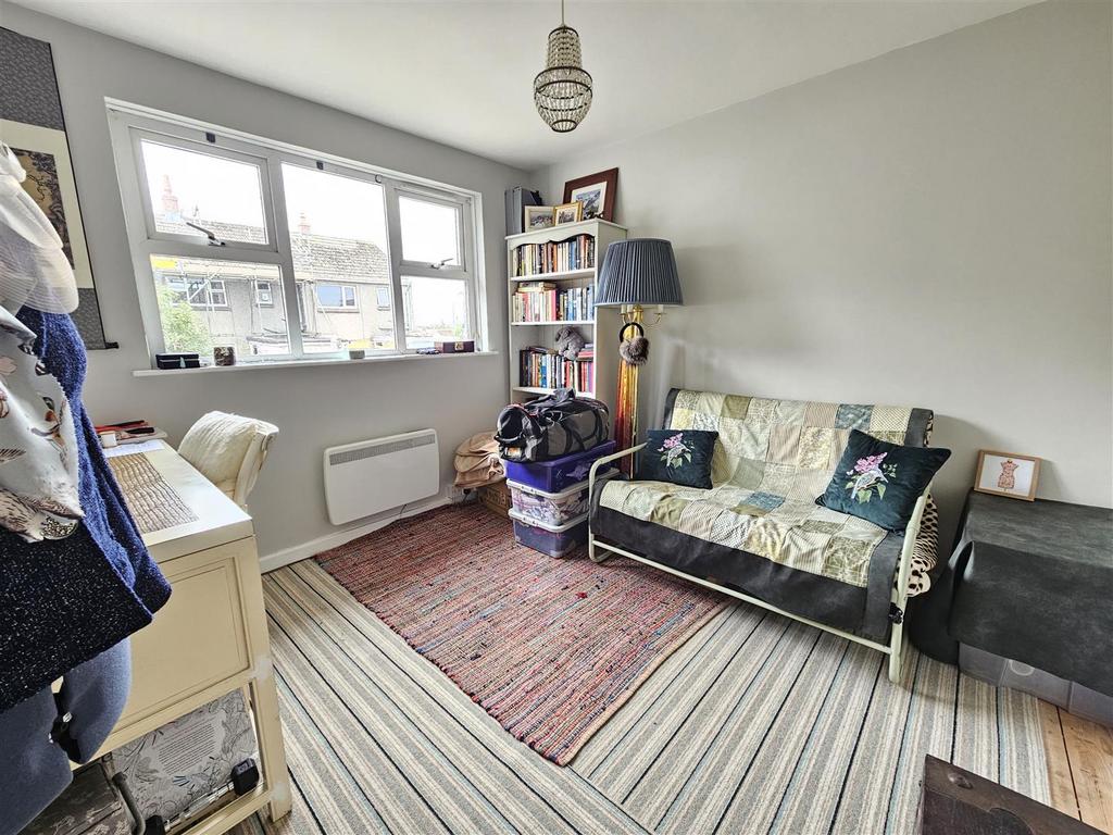 BEDROOM 2 (2).jpg