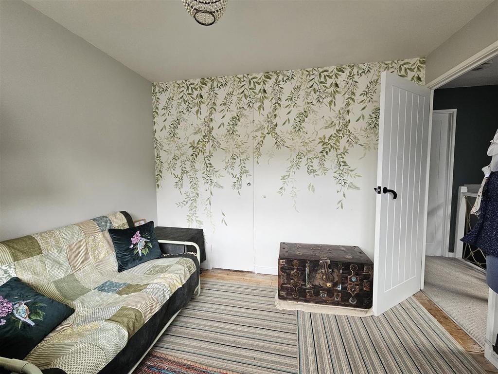 BEDROOM 2 (1).jpg