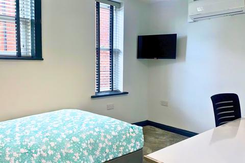 1 bedroom in a flat share to rent, Osborne Road, Jesmond NE2