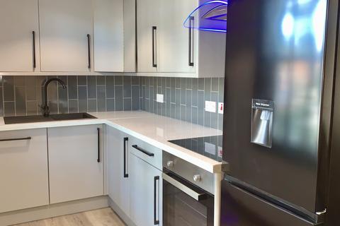 1 bedroom in a flat share to rent, Osborne Road, Jesmond NE2