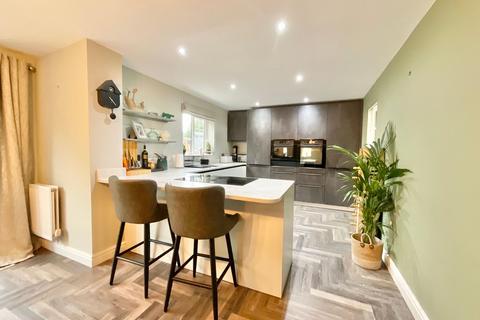 5 bedroom detached house for sale, The Meadows, Wrinehill, CW3