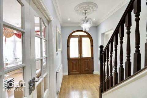 5 bedroom terraced house for sale, Grangeway Gardens, Redbridge