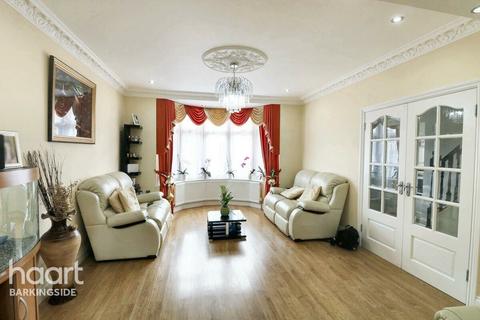 5 bedroom terraced house for sale, Grangeway Gardens, Redbridge