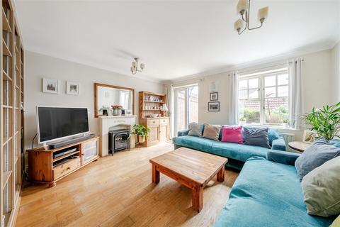 undefined, Weyview Close, Guildford