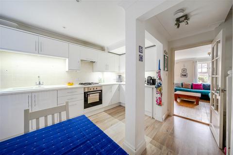 undefined, Weyview Close, Guildford