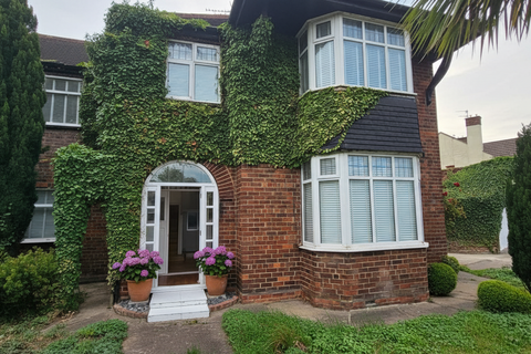 4 bedroom detached house for sale, Weelsby Road, Grimsby DN32
